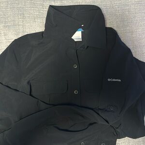 Columbia Omni shade black button down shirt